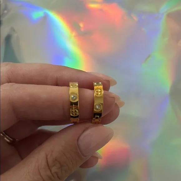 Cartier love look alike earrings - Picture 1 of 4